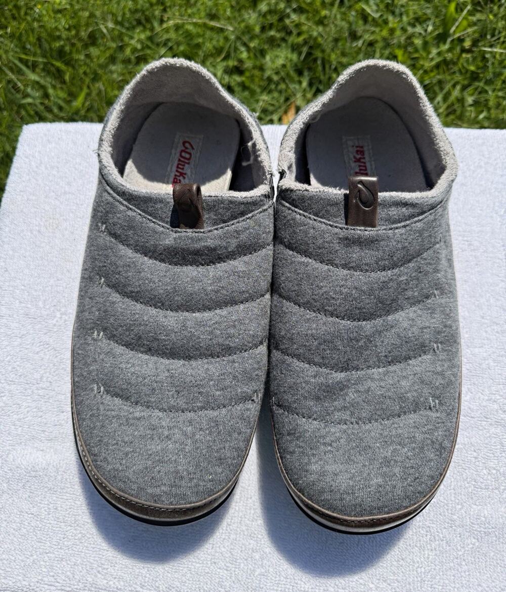 OluKai Men's Gray Slip-On Slippers Size 10 Cushioned Comfort Rubber Sole